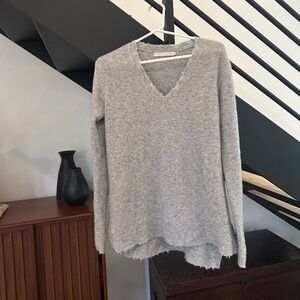 One Grey Day V Neck Sweater Sz Small